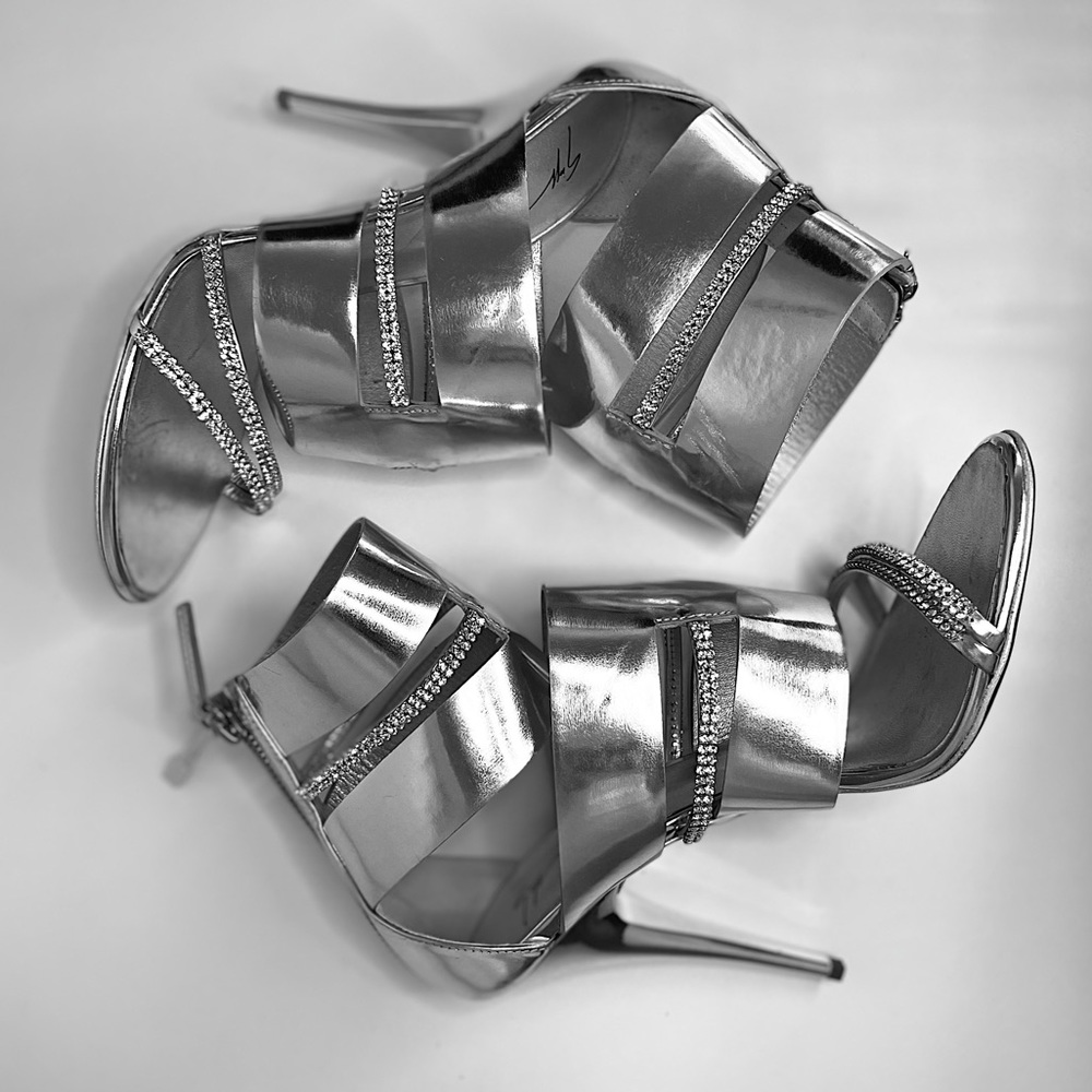 GIUSEPPE ZANOTTI X BALMAIN Silver & Diamond Heels